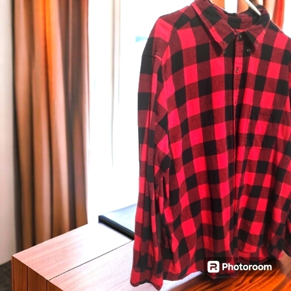 Unisex Red/Black Checkered Button-Down Shirt Size XL - Picture 3 of 6